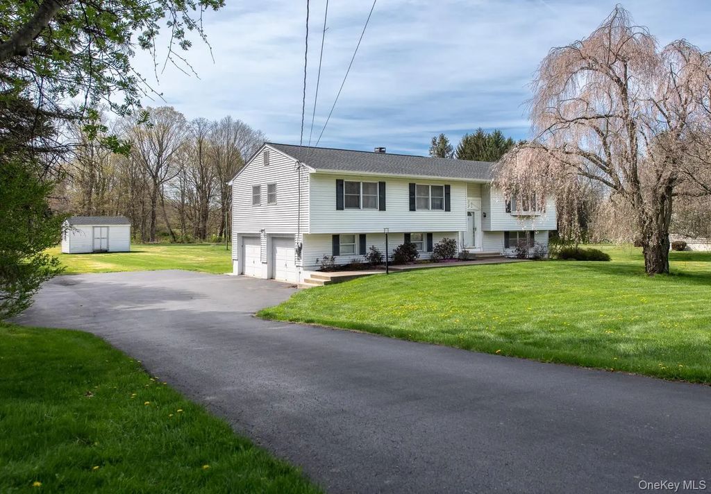 284 Waterbury Hill Road, Lagrangeville