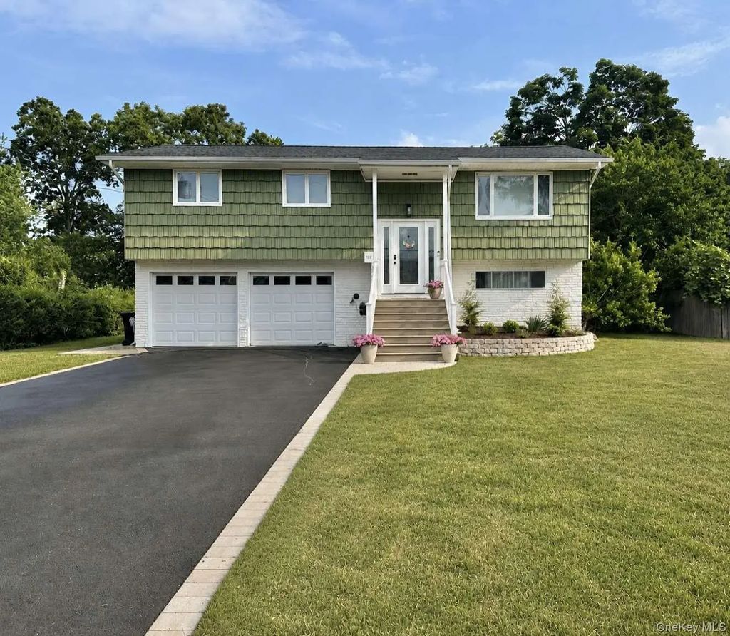 122 Jordan Street, Bay Shore