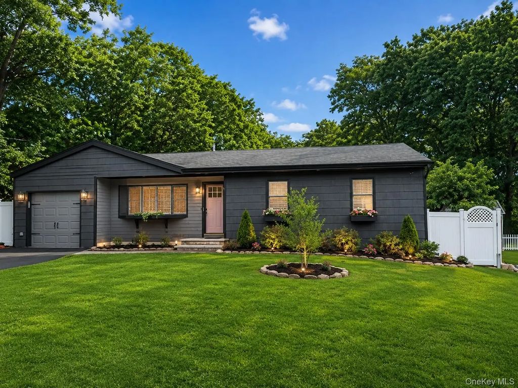 473 Long Island Avenue, Medford