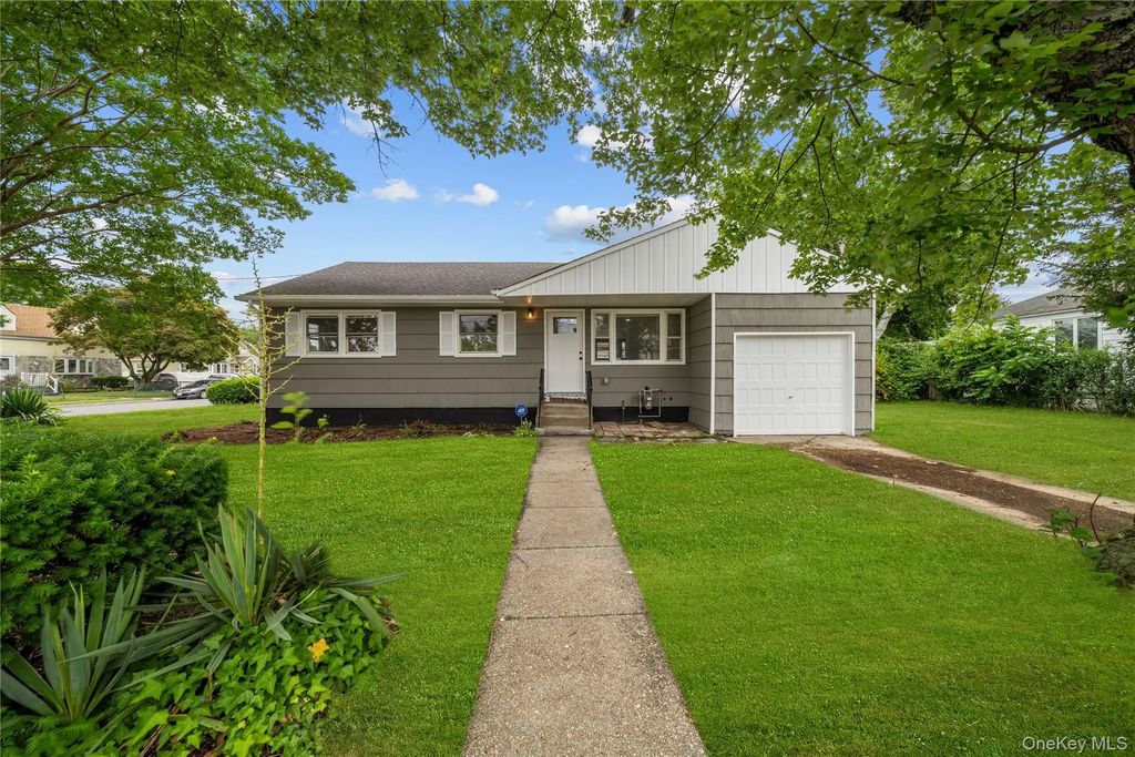 504 Decatur Street, Uniondale