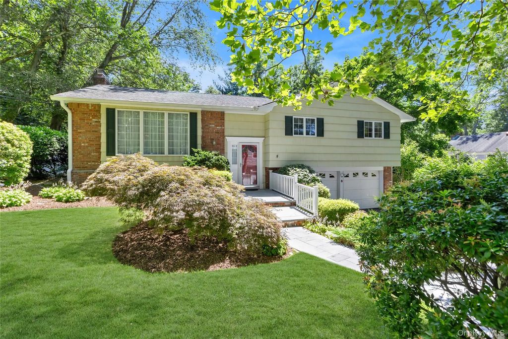 6 Primrose Lane, Huntington
