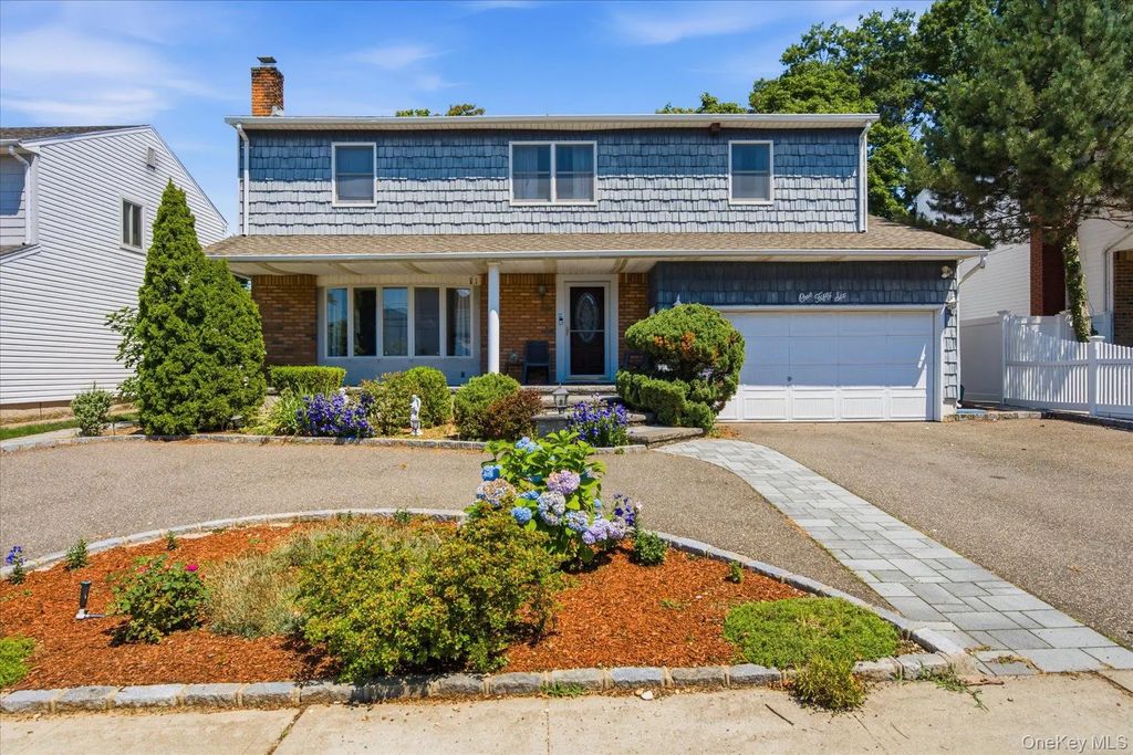 156 Lea Ann Terrace, Wantagh