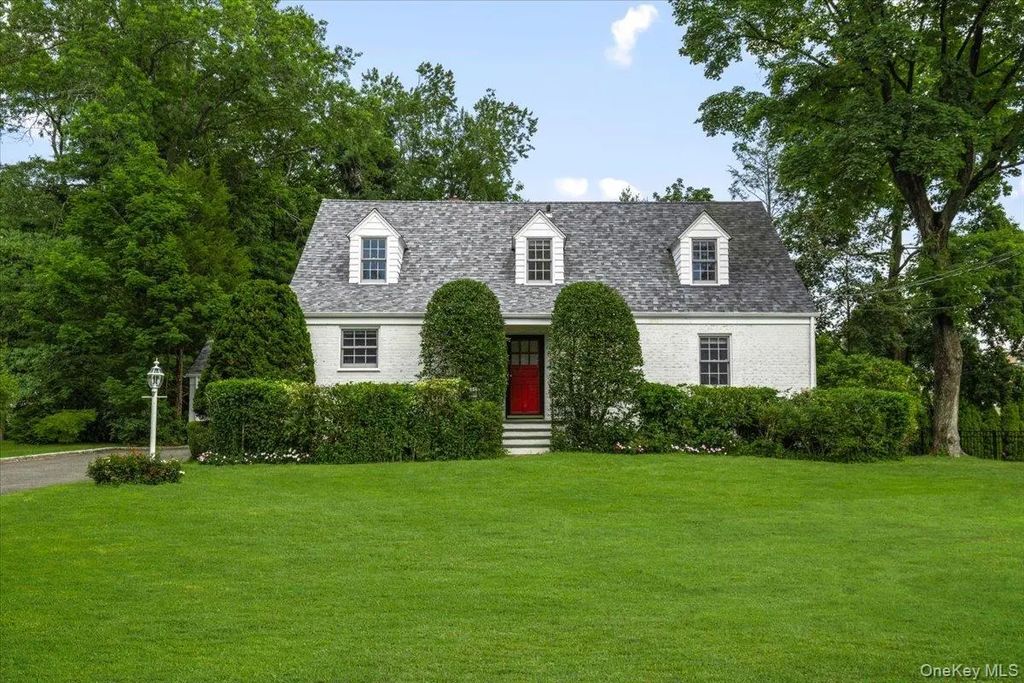 3 Genesee Trail, Harrison