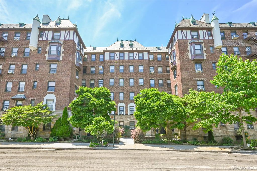 77-16 Austin Street # 5l, Forest Hills