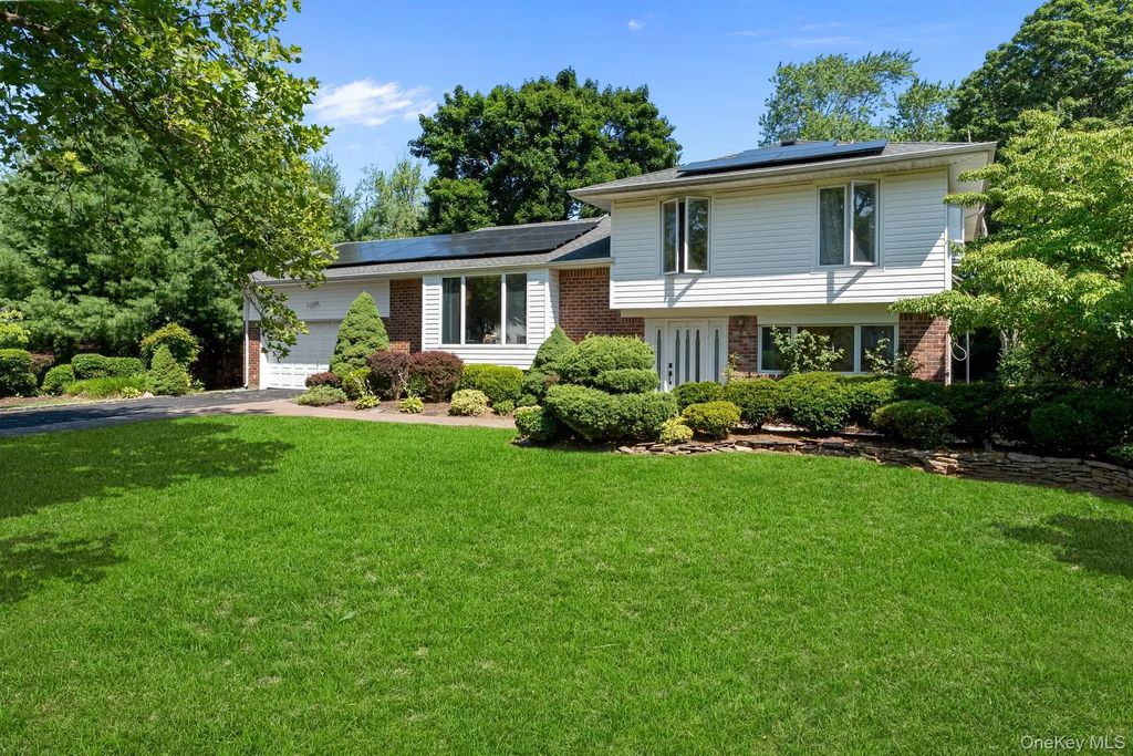 202 Tinton Place, East Northport