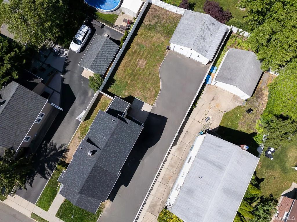 47 Wood Street 2nd Floor, Lynbrook