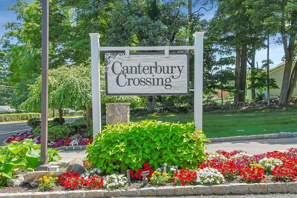 28 Cheshire Lane, Yorktown Heights