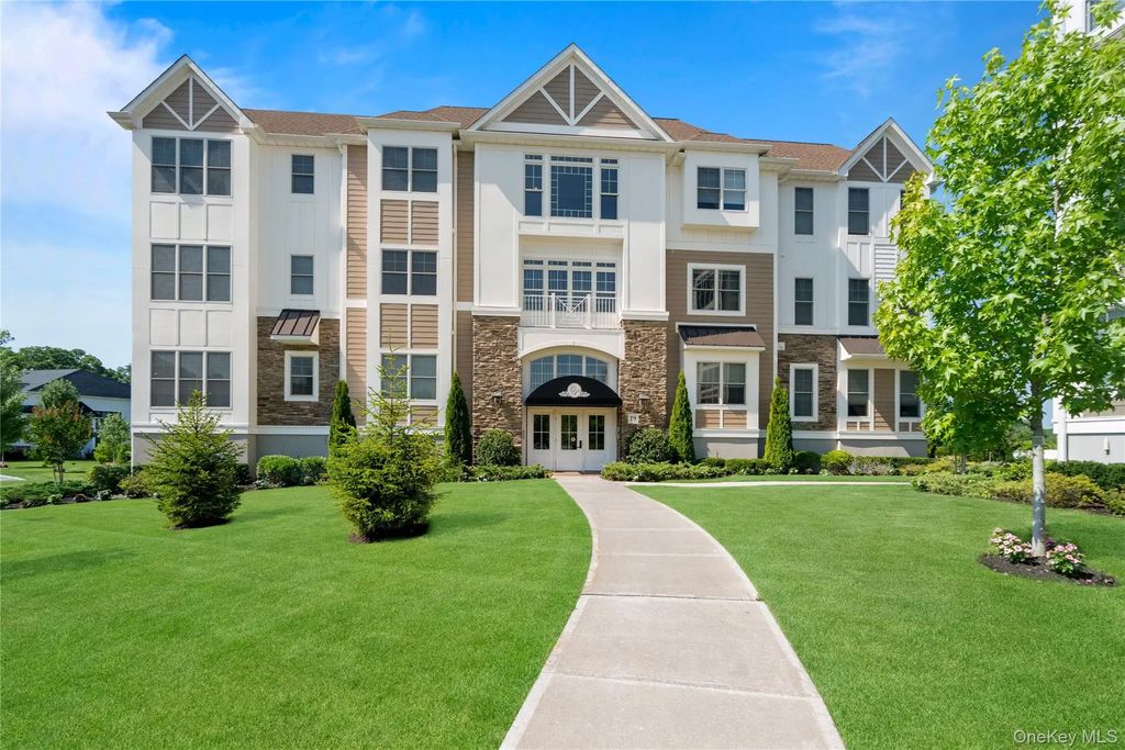 19303 Aspenwood Drive, Plainview