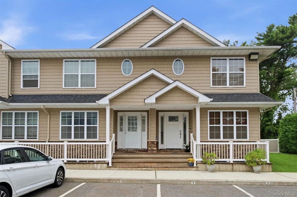 723 Carman Avenue # 9, Westbury
