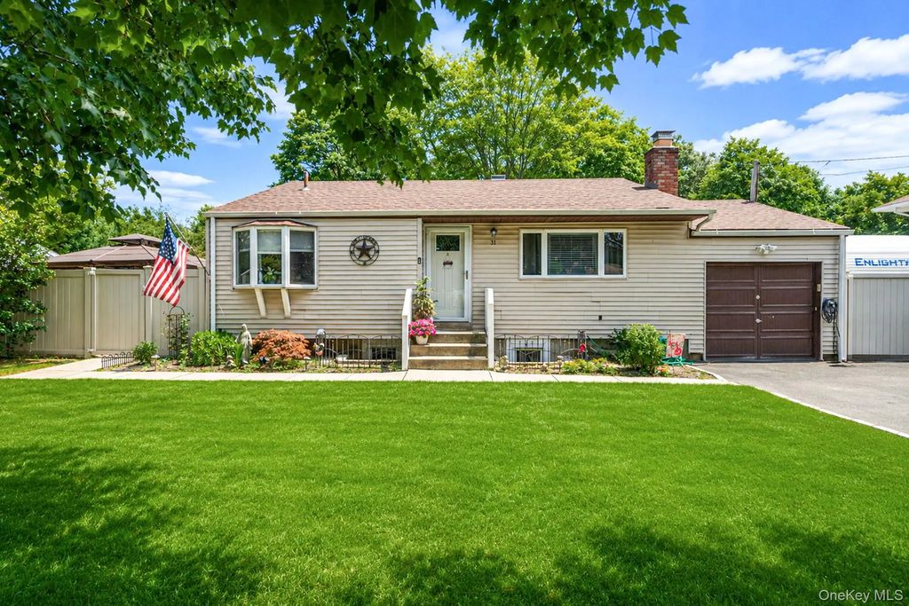 31 Sarah Drive, Lake Grove