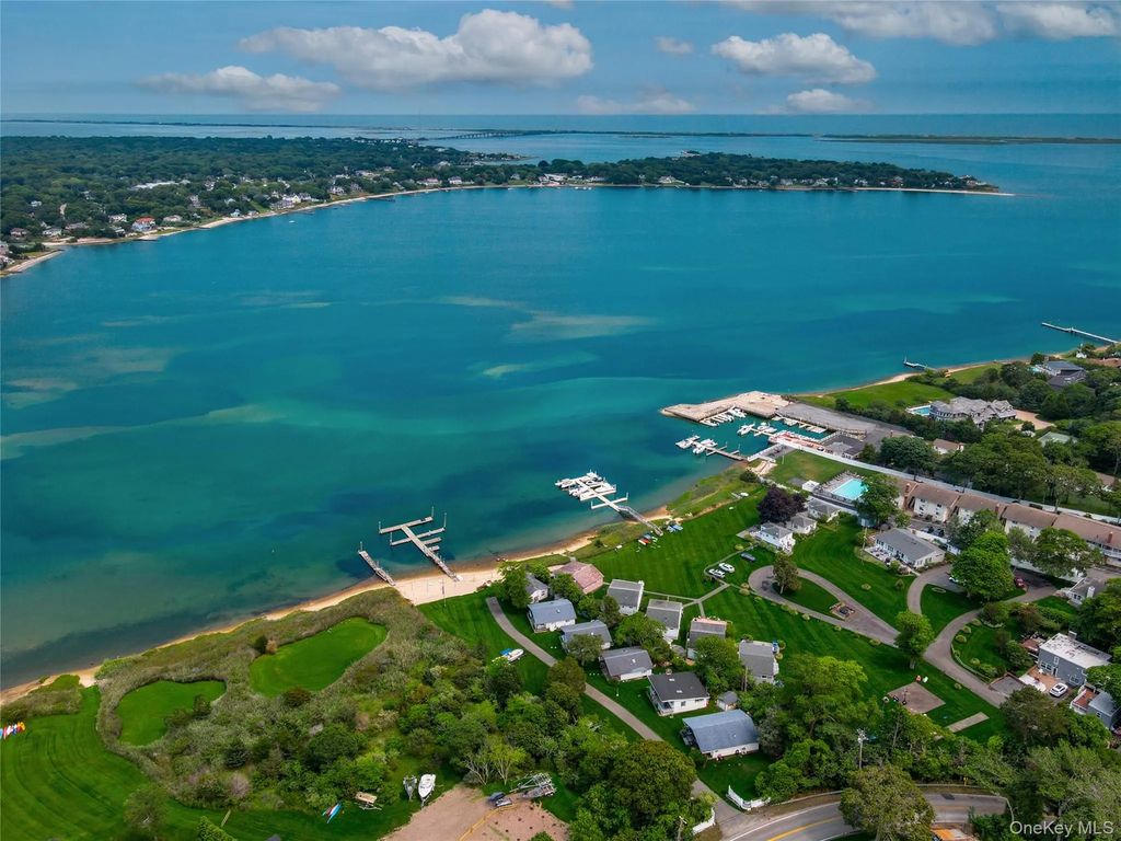 71 W Tiana Road, Hampton Bays
