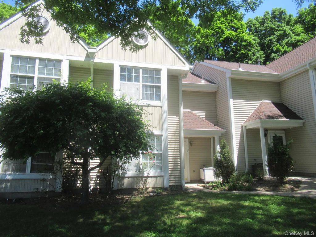 127 Creekside Circle, Spring Valley