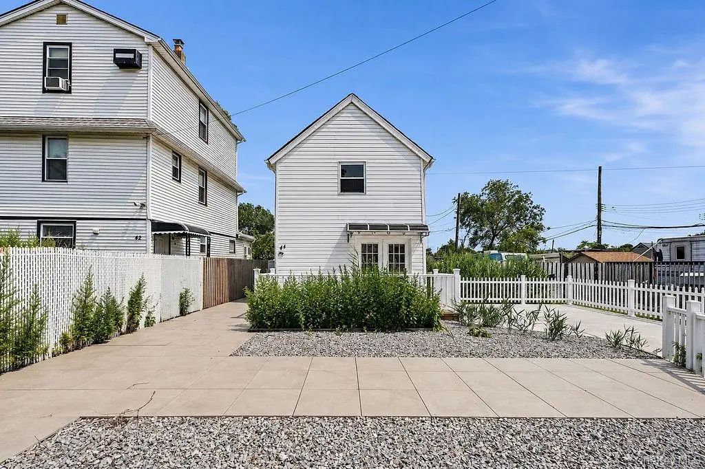 44 Broadway, Hamilton Beach
