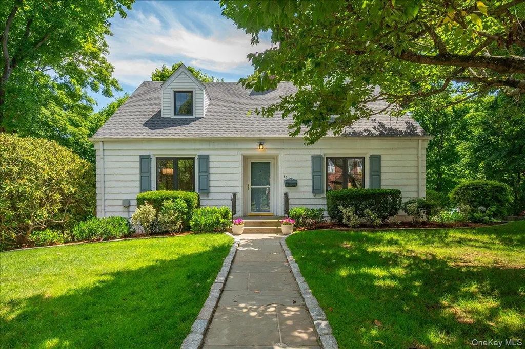 55 Argyle Road, Scarsdale