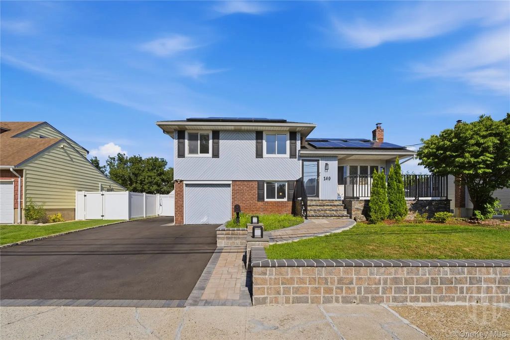 140 Intervale Avenue, Farmingdale