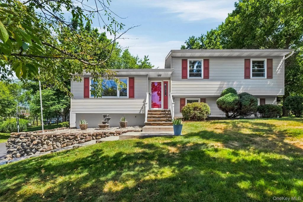 58 Decker Drive, Washingtonville