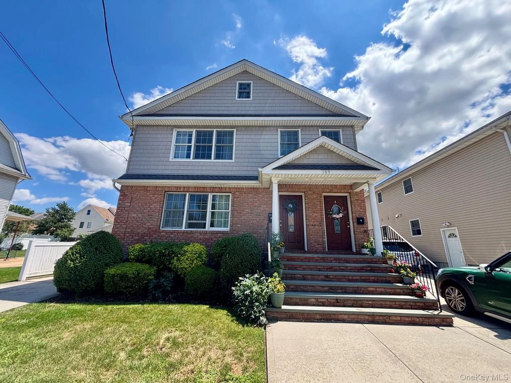 189 Jefferson Avenue 2, Mineola