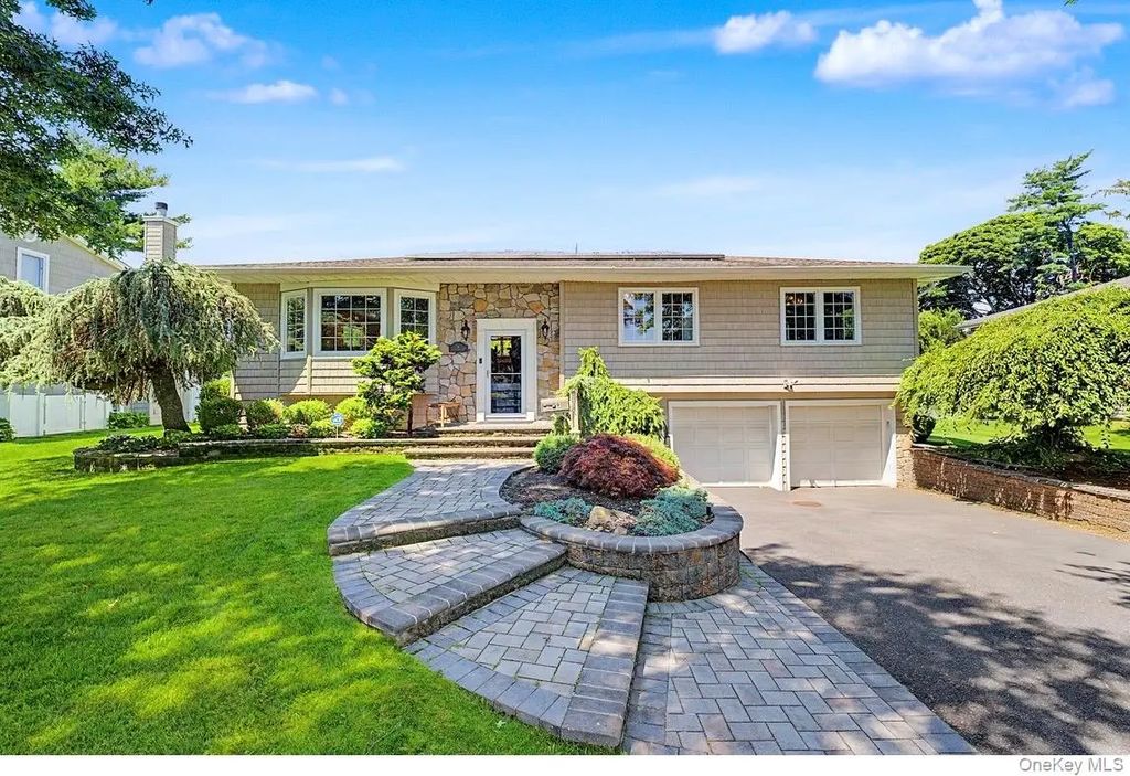 9 Cortland Avenue, Jericho