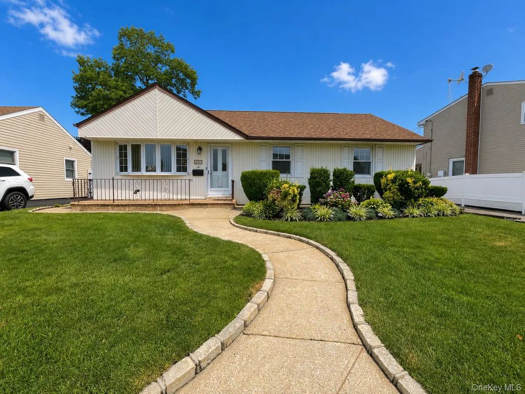 140 Andrew Avenue, East Meadow