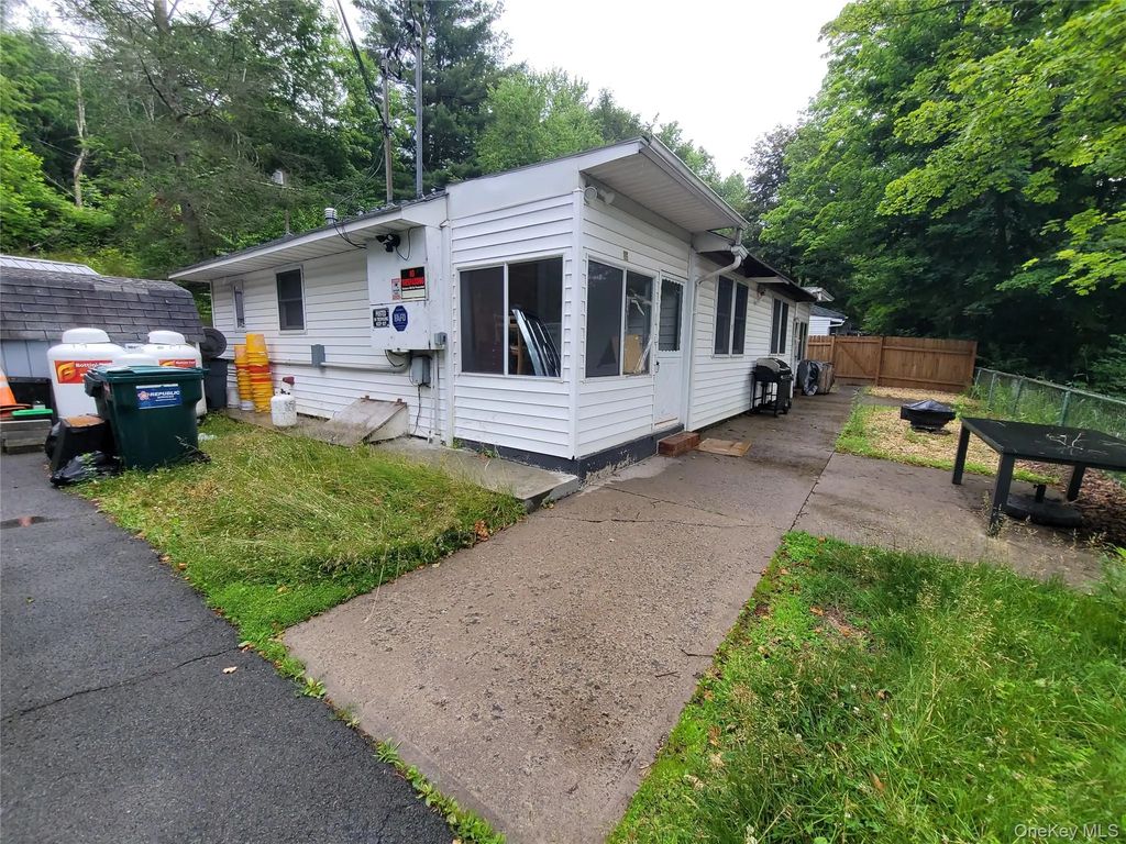 1199 State Route 52, Loch Sheldrake