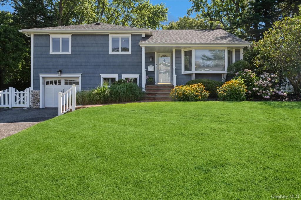 17 Duncan Lane, Huntington