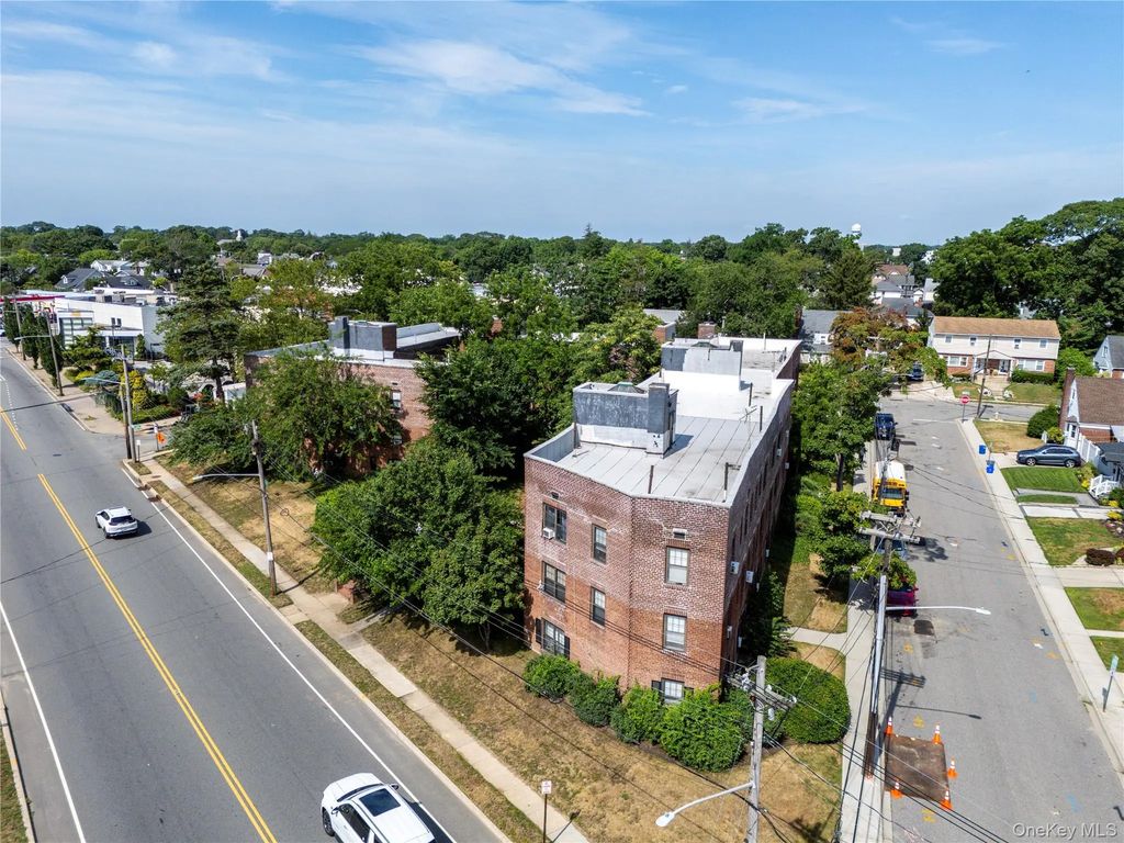32-40 N Long Beach Road, Rockville Centre