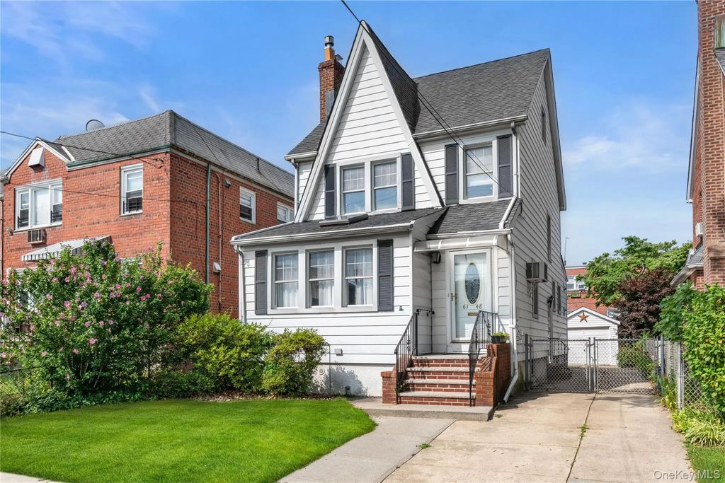 6148 220th Street, Oakland Gardens