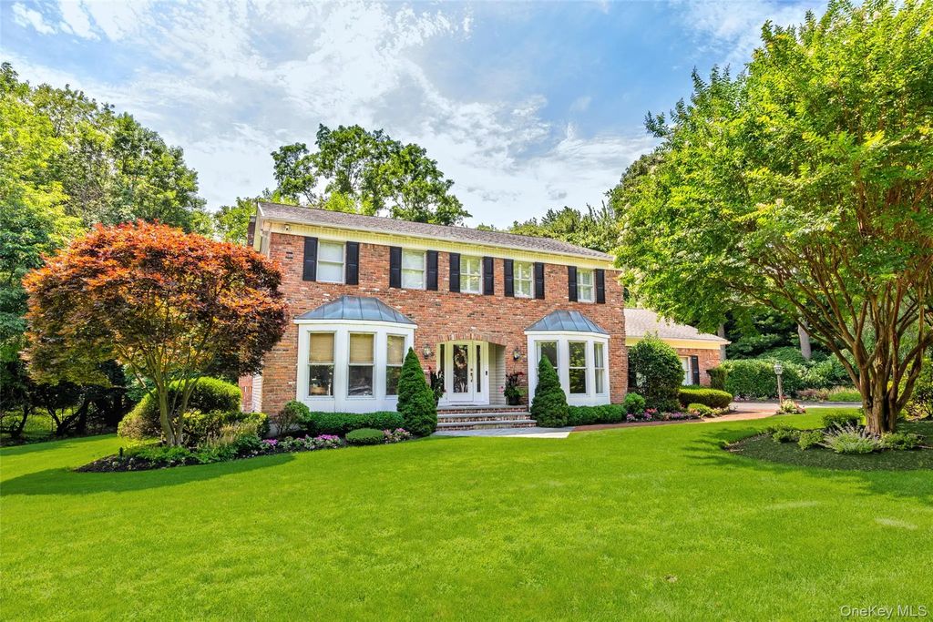 8 Quaker Hill Road, Stony Brook