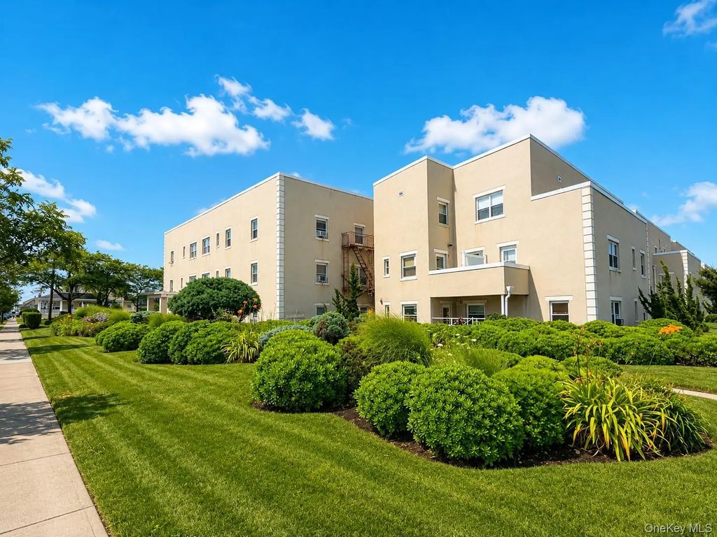 518 Beach 139th Street # A6, Belle Harbor