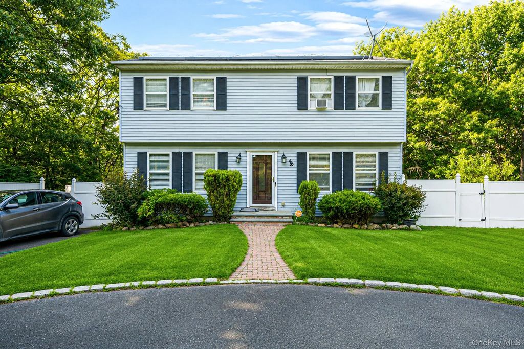 49 Barbara Lane, Medford