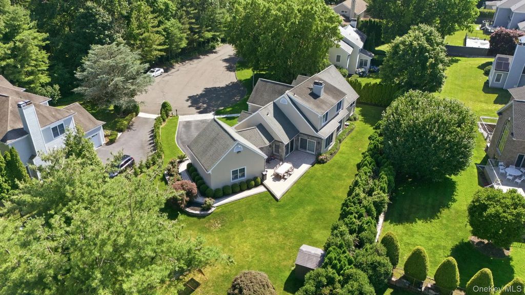 15 Ellis Drive # 13, White Plains