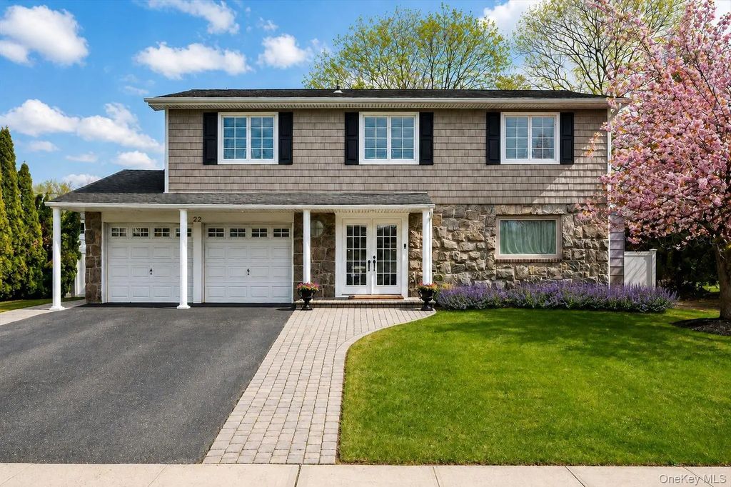 22 Delaware Avenue, Jericho