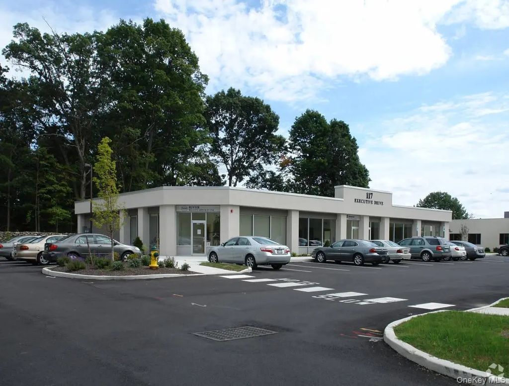 117 Executive Drive, New Windsor