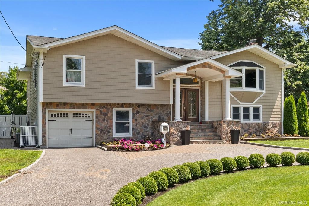 236 Windsor Avenue, Brightwaters