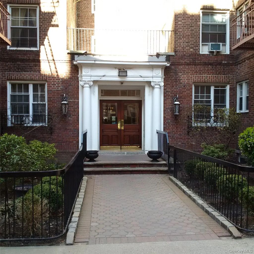 110-07 73rd Road # 2k, Forest Hills