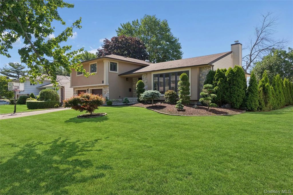 51 Dogwood Road, Searingtown