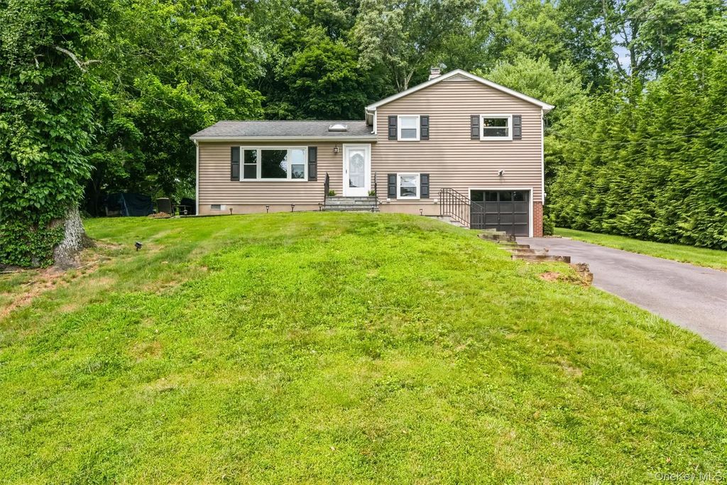 17 Ridge Road, Cortlandt Manor
