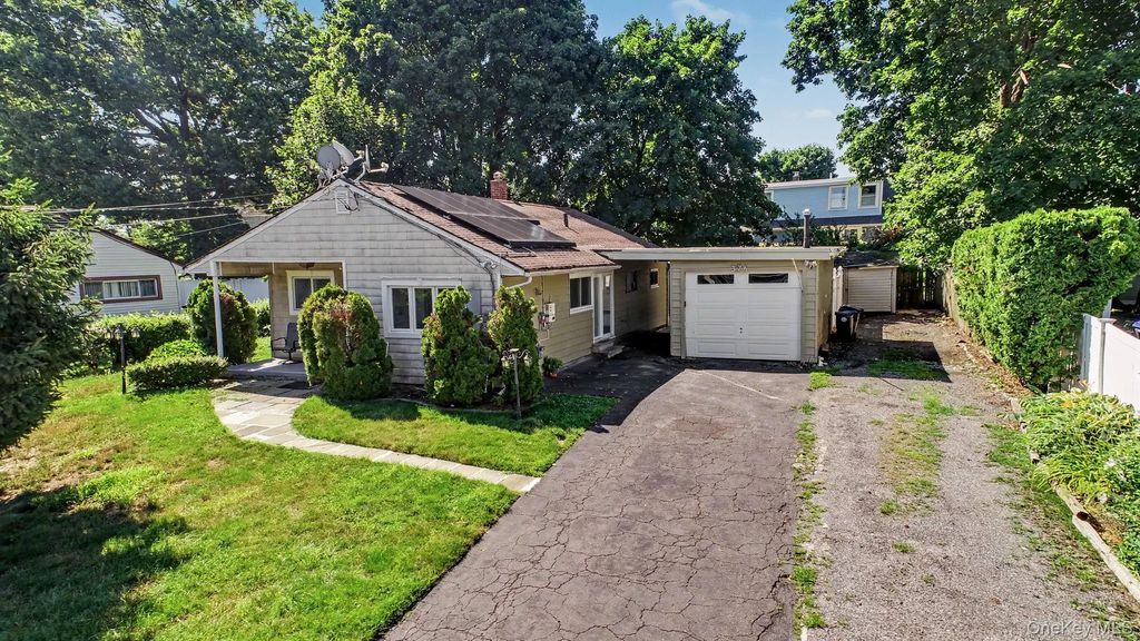 376 County Center Road, White Plains