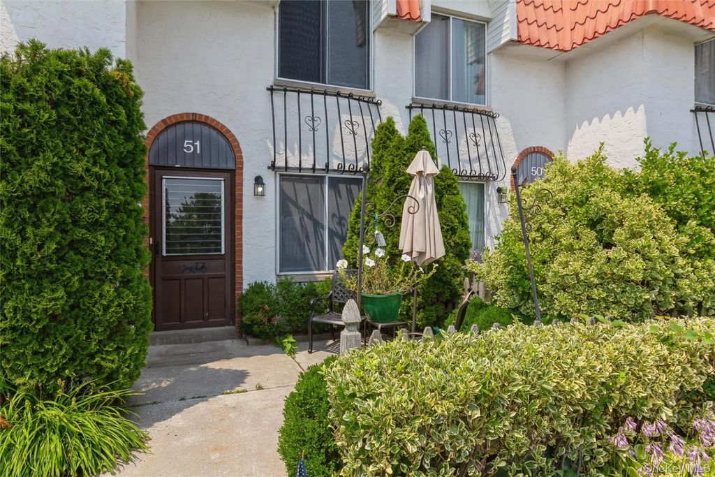 51 Alhambra Drive # 51, Oceanside