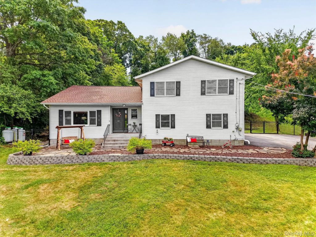 319 Reservoir Road, Goshen