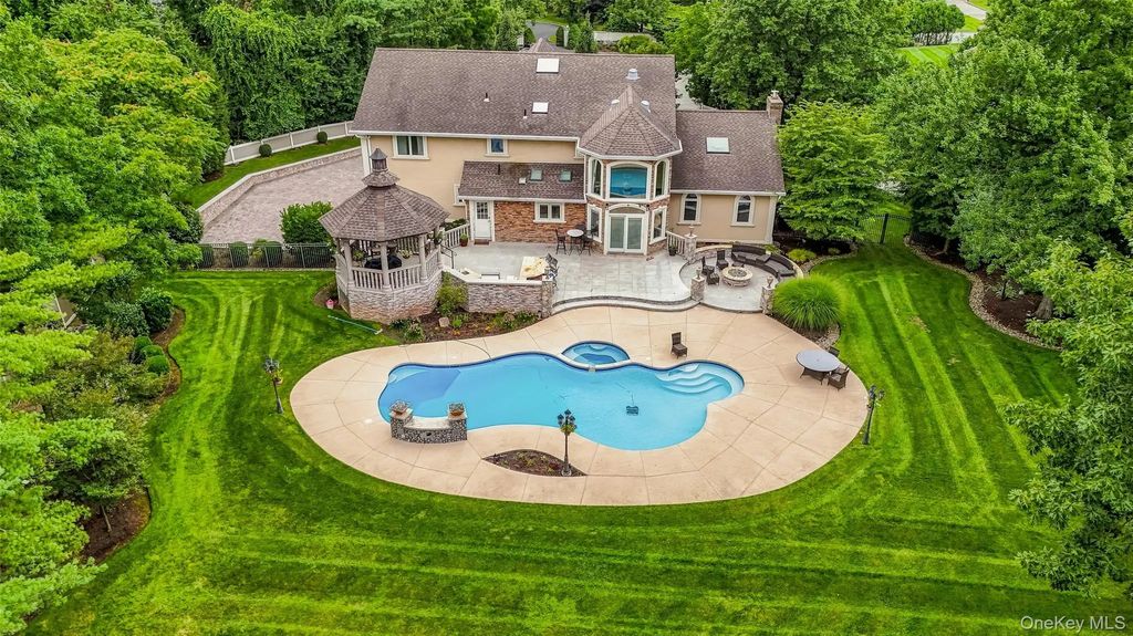 10 Deforest Court, West Nyack
