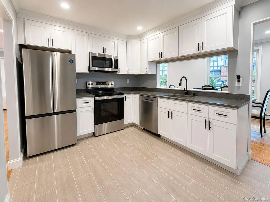 723 Sierra Vista Lane, Valley Cottage