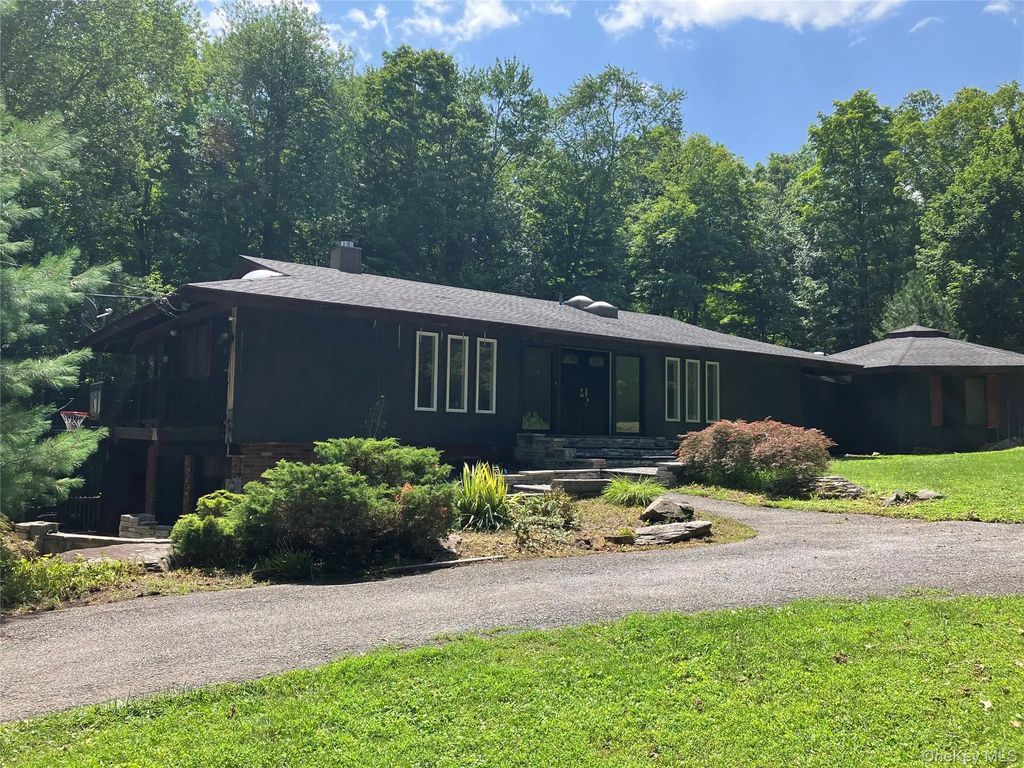 46 Mac Farlane Road, Wappingers Falls