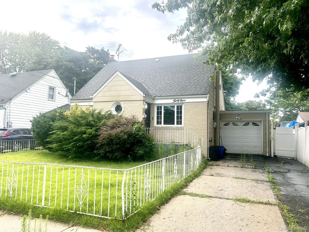 39 Harold Avenue, Hempstead