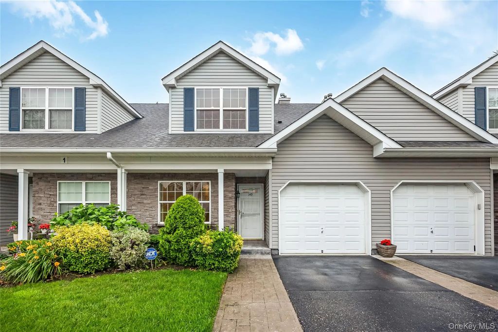 149 Maya Circle, Central Islip