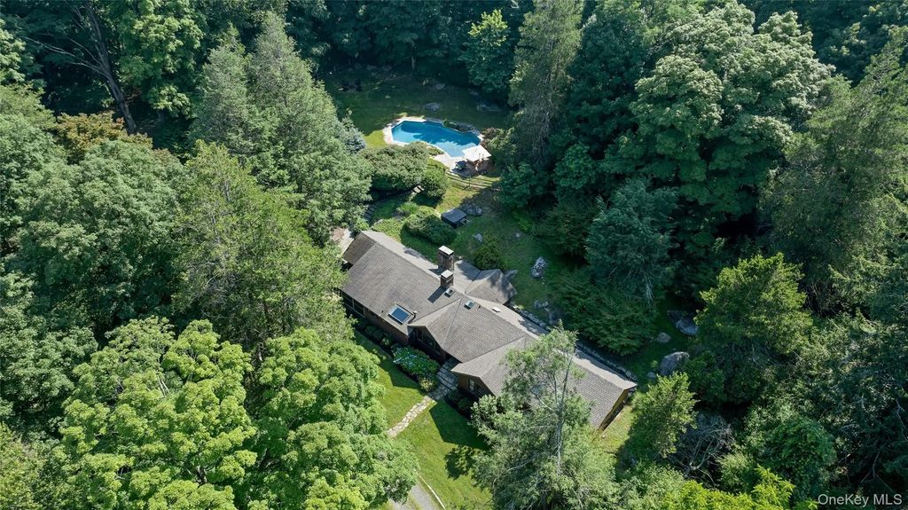 183 Hickory Kingdom Road, Bedford