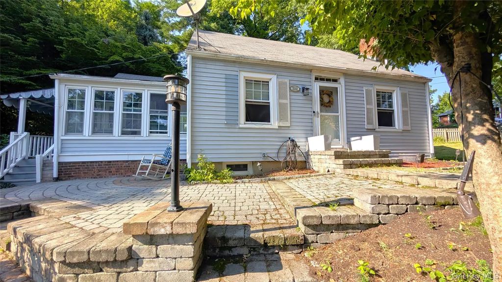 222 Gidney Avenue, Newburgh