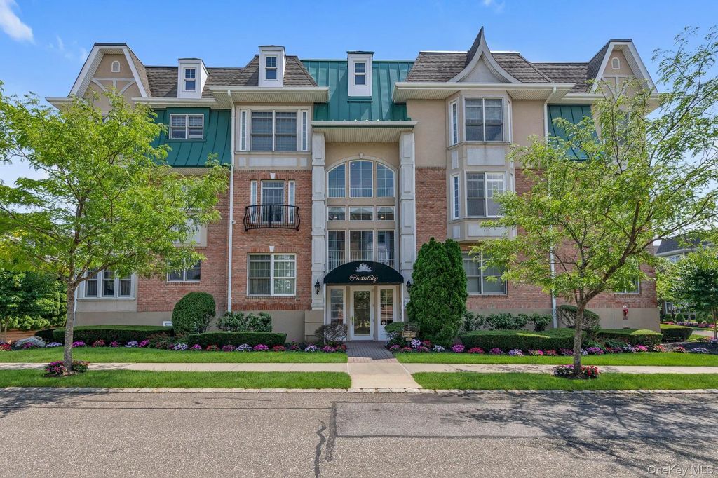 348 Trotting Lane, Westbury