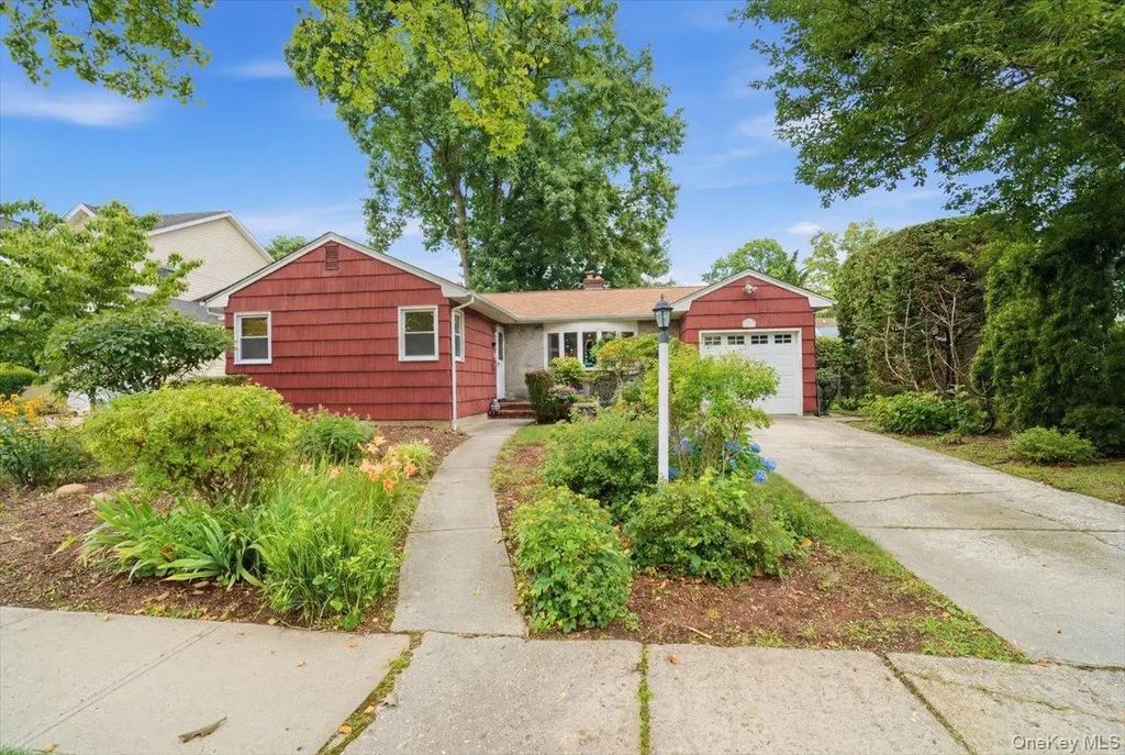 626 Mead Terrace, South Hempstead
