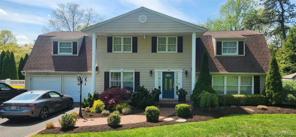 4 Harris Court, Commack